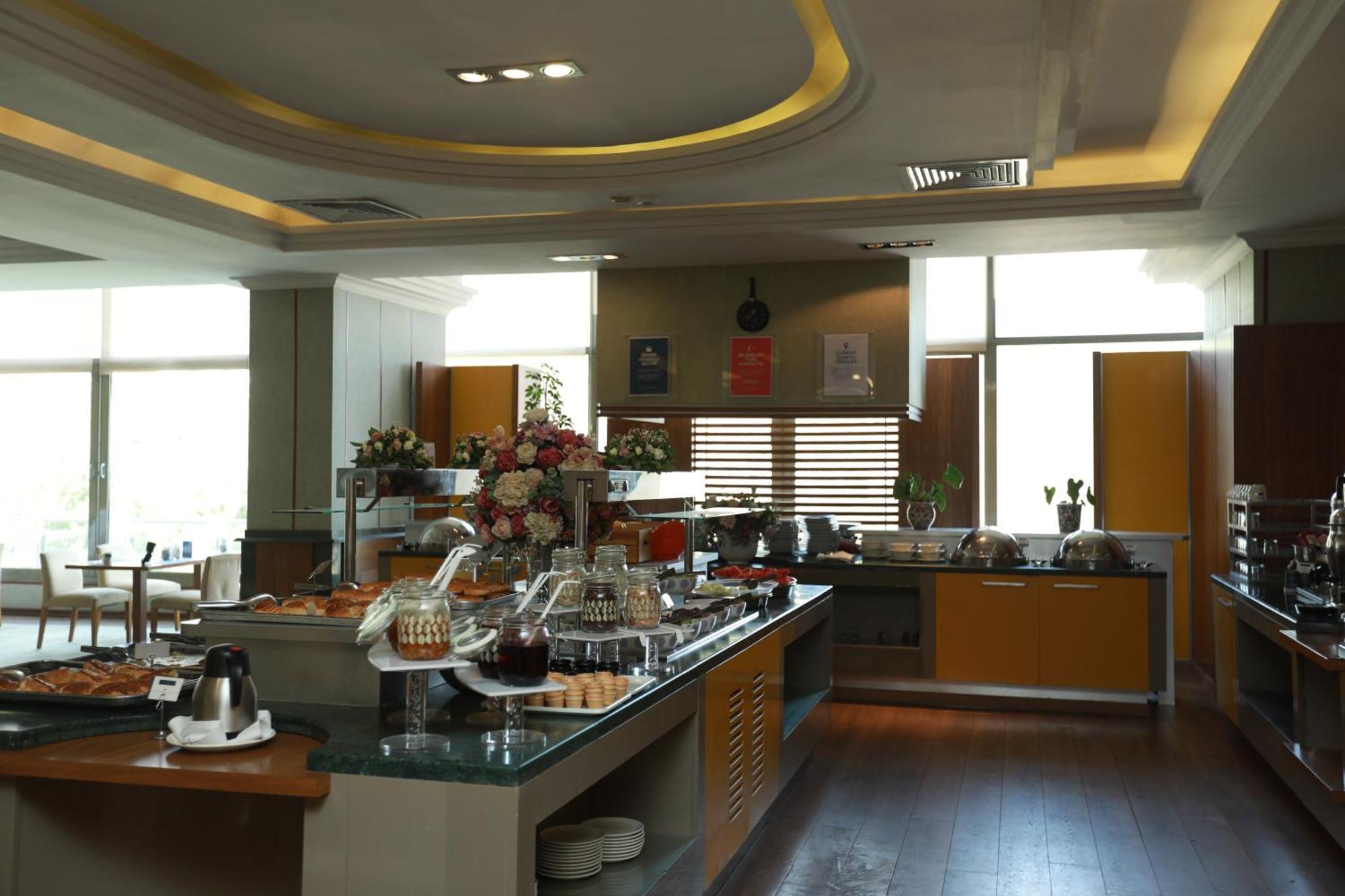 Anemon Grand Manisa Otel Exterior foto